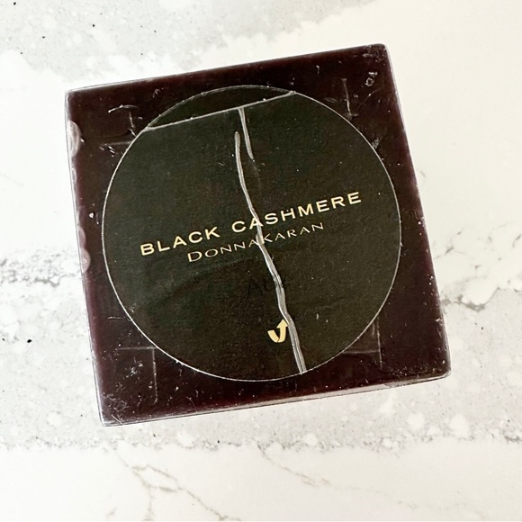 Donna Karan Black Cashmere Square Candle - Picture 2 of 14